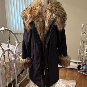 Elegant Fur-Trimmed Black Puffer Coat